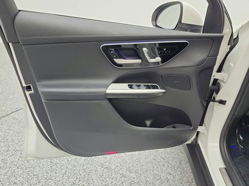 Used 2024 Mercedes-Benz GLC 300 image 14