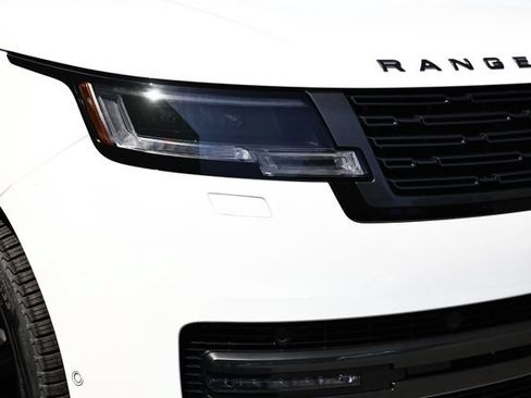 New 2026 Land Rover Range Rover Long Wheelbase SE AWD/4WD image 13