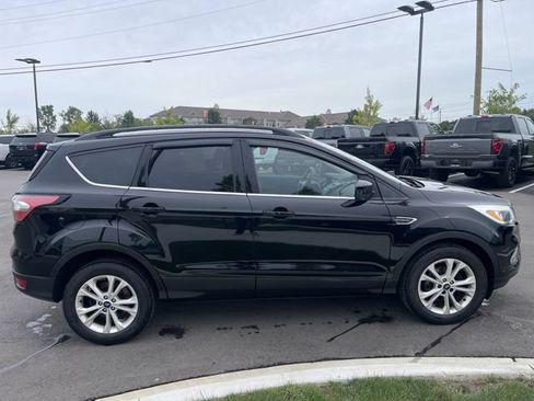 Used 2018 Ford Escape SE FWD image 6