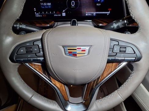 Certified 2024 Cadillac Escalade Premium Luxury Platinum image 8