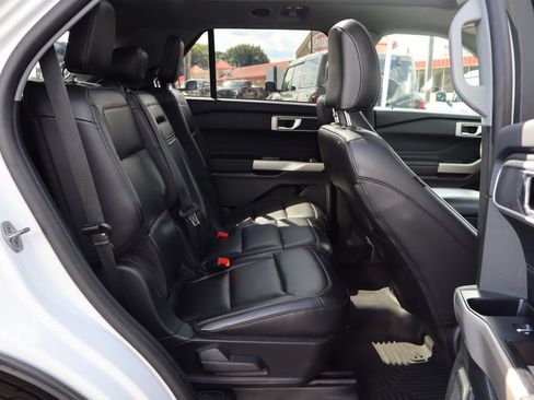 Used 2023 Ford Explorer XLT w/ Equipment Group 202A AWD/4WD image 34