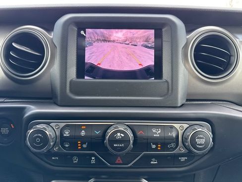 Used 2022 Jeep Gladiator Sport AWD/4WD image 29