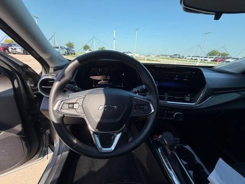 Used 2025 Chevrolet Trax ACTIV w/ Driver Confidence Package FWD image 15