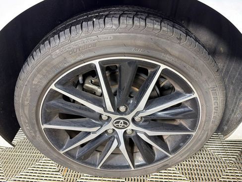 Used 2023 Toyota Camry SE image 17