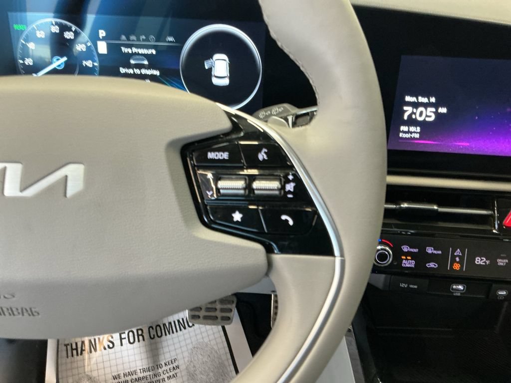 Used 2024 Kia Niro Wave w/ Wave Preserve Package FWD image 25