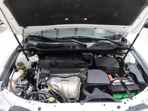 Used 2011 Toyota Camry SE w/ SE Extra-Value Pkg #1 FWD image 9
