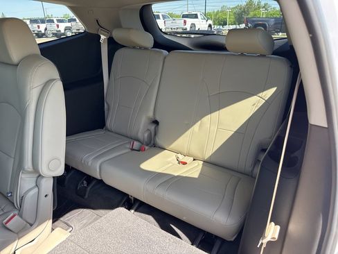 Used 2019 Buick Enclave Essence FWD image 31