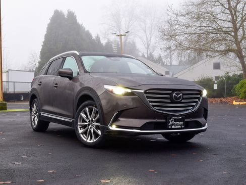 Used 2018 MAZDA CX-9 Grand Touring image 2