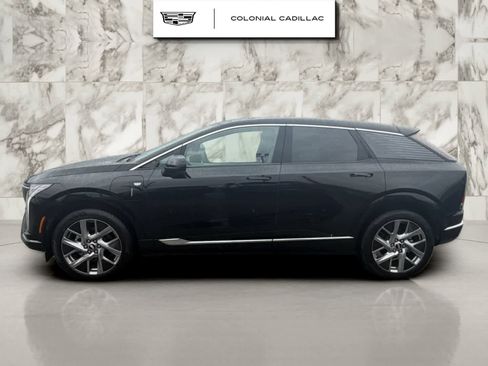 Used 2025 Cadillac Optiq Luxury 1 AWD/4WD image 2