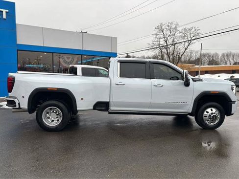 Used 2026 GMC Sierra 3500 Denali Ultimate image 12