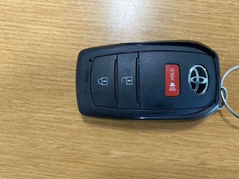 Used 2026 Toyota Prius Plug-In Hybrid FWD image 44