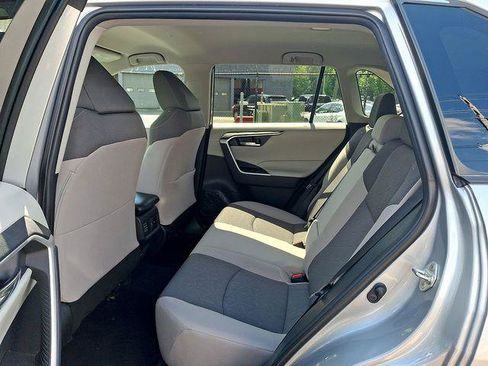 Certified 2022 Toyota RAV4 XLE AWD/4WD image 6