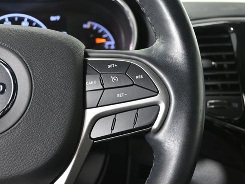 Used 2022 Jeep Grand Cherokee Laredo X image 36