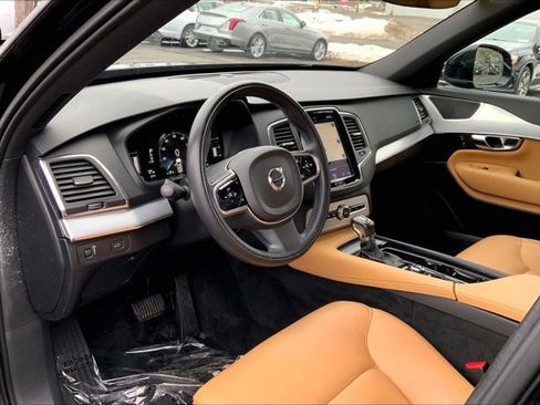 Used 2018 Volvo XC90 T5 Momentum w/ Convenience Package image 14