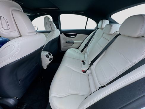 Used 2023 Mercedes-Benz C 300 4MATIC Sedan image 16