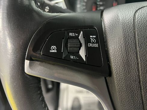 Used 2020 Chevrolet Trax LT w/ LT Convenience Package image 11