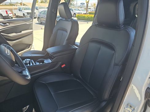 New 2026 Jeep Grand Cherokee L Limited AWD/4WD image 16
