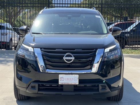 New 2025 Nissan Pathfinder SV w/ Cargo Package image 6