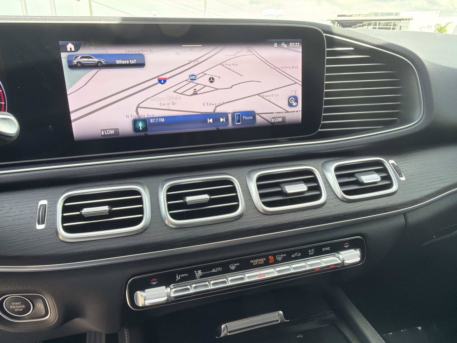 Certified 2025 Mercedes-Benz GLE 450 4MATIC w/ Winter Package image 22
