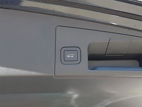 New 2026 Cadillac XT5 Luxury w/ LPO, Floor Liner Package image 29