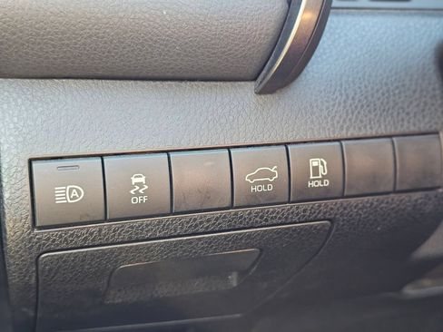 Used 2020 Toyota Camry SE w/ Carpet Mat Package FWD image 16