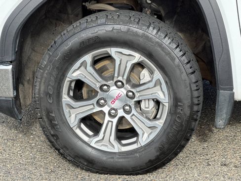 Used 2024 GMC Sierra 1500 SLT AWD/4WD image 44