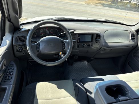 Used 2002 Ford F150 XLT image 7