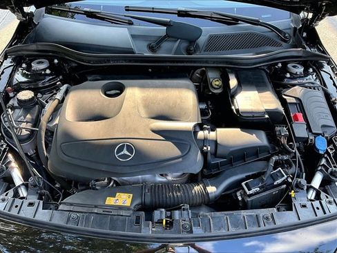 Used 2017 Mercedes-Benz GLA 250 image 11