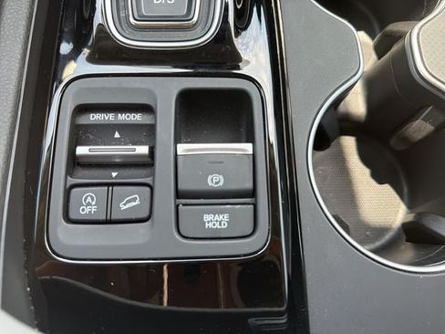 Used 2025 Honda Pilot Touring image 36