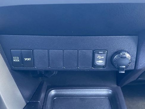 Used 2014 Toyota RAV4 XLE FWD image 30