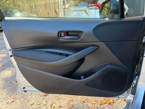 Used 2025 Toyota Corolla LE image 20