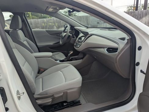Used 2025 Chevrolet Malibu LS FWD image 15