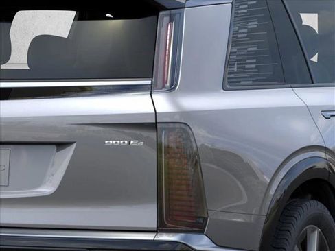New 2026 Cadillac Vistiq Luxury AWD/4WD image 11