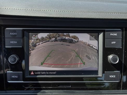 Used 2024 Volkswagen Jetta SE FWD image 16