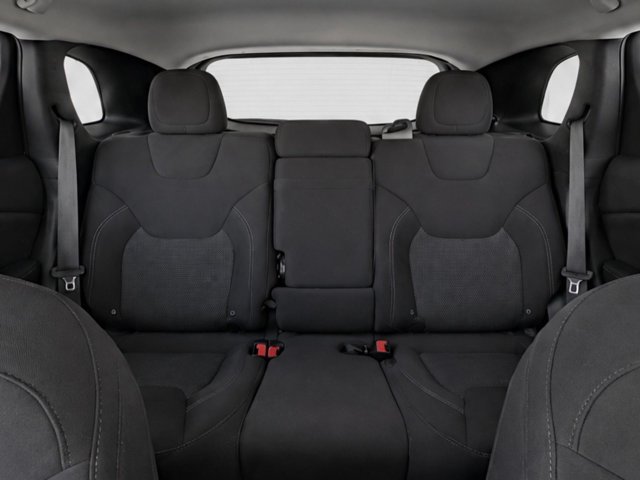 Used 2019 Jeep Cherokee Latitude w/ Popular Appearance Group FWD image 30