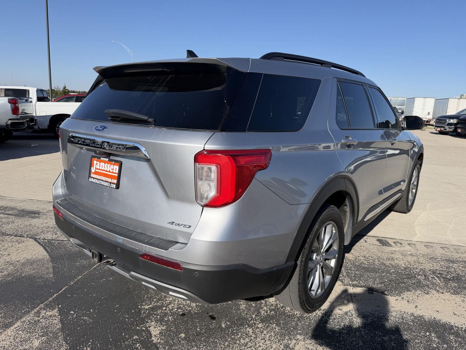 Used 2023 Ford Explorer XLT w/ Equipment Group 202A AWD/4WD image 6