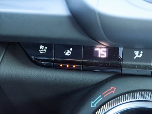 Used 2020 Chevrolet Camaro LT image 22