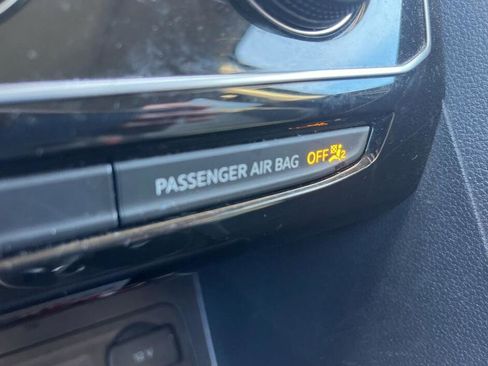 Used 2023 Volkswagen Atlas SEL Premium AWD/4WD image 4