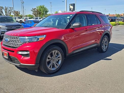 Used 2021 Ford Explorer XLT w/ Equipment Group 202A AWD/4WD image 7