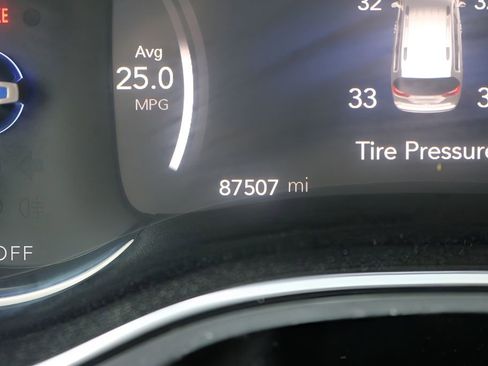 Used 2018 Chrysler Pacifica Limited w/ Advanced Safetytec Group FWD image 31