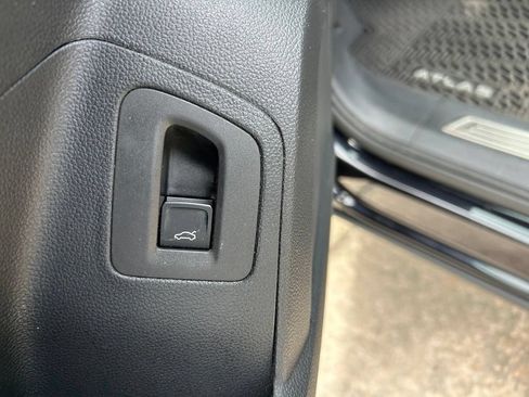 Used 2023 Volkswagen Atlas SE AWD/4WD image 50