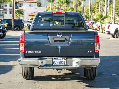 Used 2015 Nissan Frontier SV RWD image 5