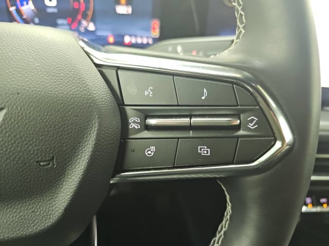 Used 2026 Chevrolet Traverse LT w/ Driver Confidence Package FWD image 27
