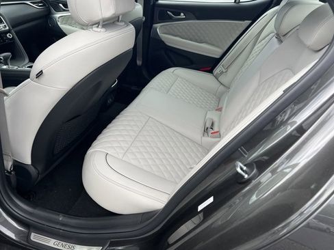 Used 2025 Genesis G70 3.3T Advanced w/ Sport Prestige Package image 21