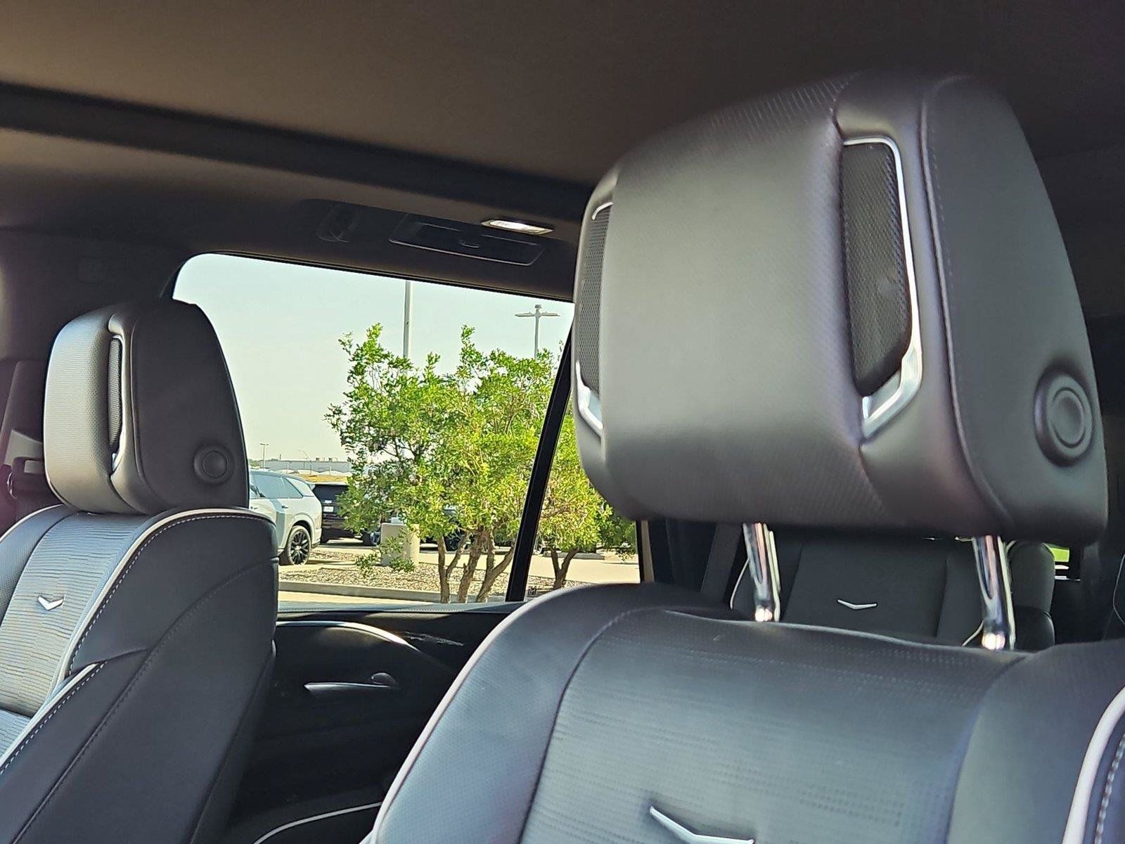 Used 2023 Cadillac Escalade Sport AWD/4WD image 12