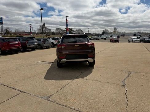 Certified 2023 Chevrolet TrailBlazer LT w/ Convenience Package AWD/4WD image 4