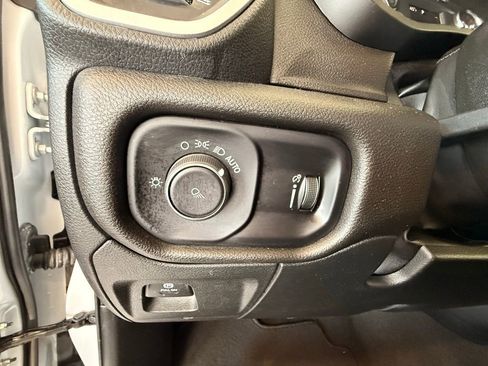 Used 2023 RAM 1500 Big Horn image 26