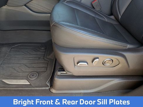 Used 2021 GMC Yukon XL Denali image 13