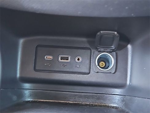 Used 2023 Chevrolet Equinox LT image 28