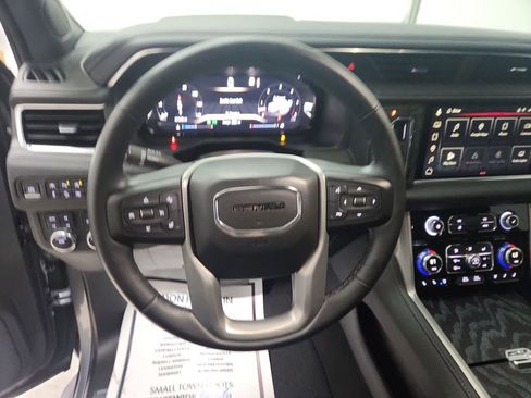 Used 2023 GMC Yukon Denali AWD/4WD image 20